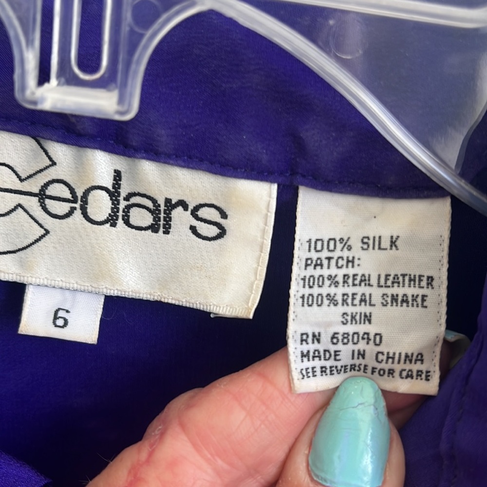Purple 100% silk Cedars button down blouse with Dillon sleeves. - Picture 6 of 8